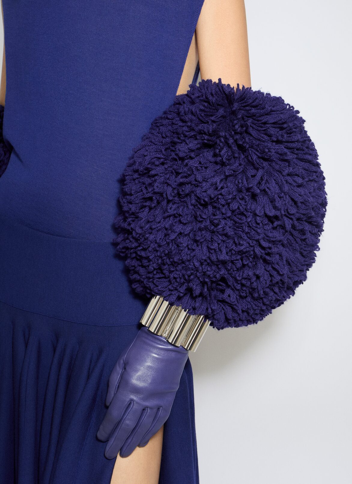 BUBBLE CUFFS IN KNITTED FUR ALAÏA DARK PURPLE BUBBLE CUFFS IN KNITTED FUR